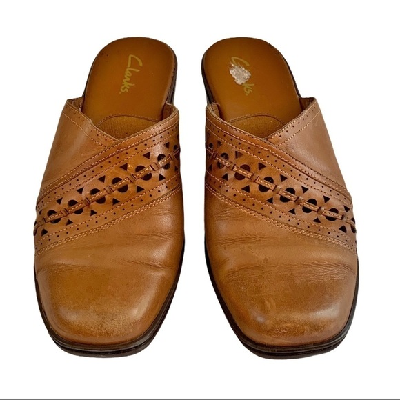 CLARKS Mules Slip on Shoes Camel color Etched design Small heel Size 10 Medium - Picture 6 of 9